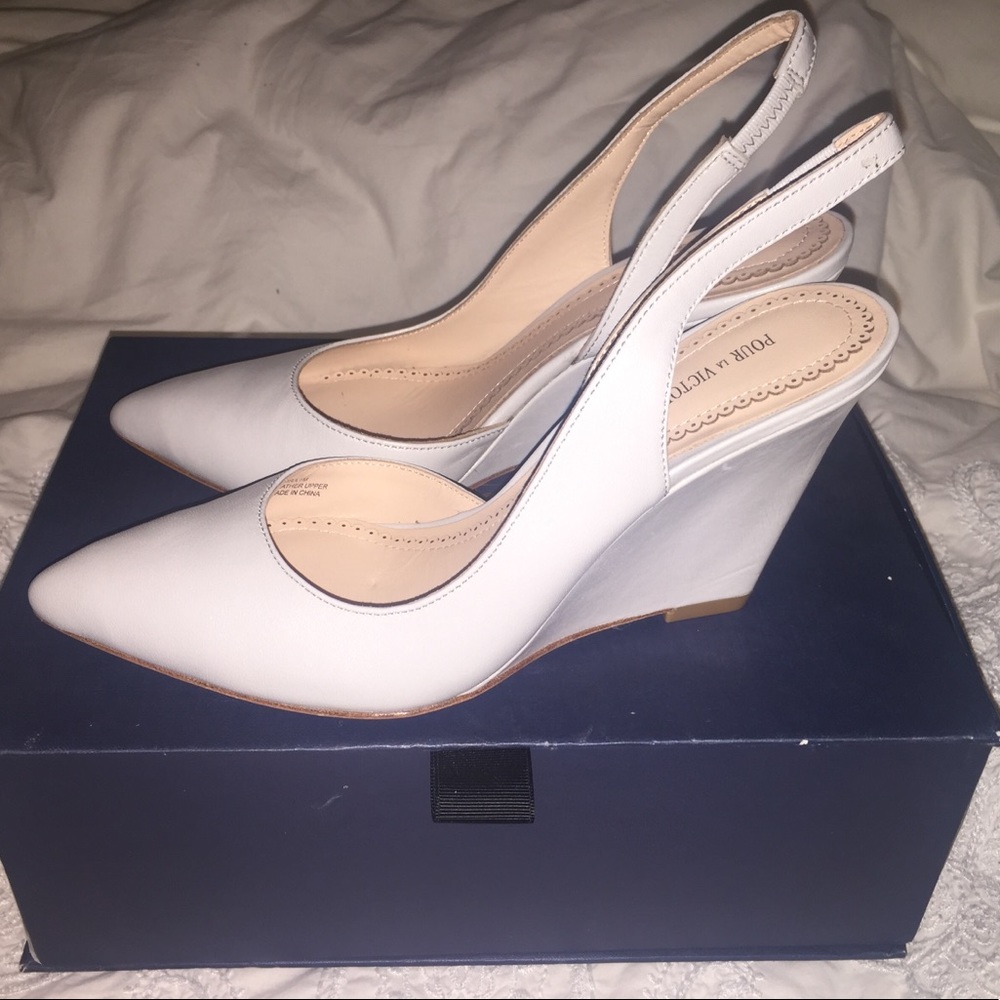 New POUR LA VICTOIRE Maira wedge heels gray 7